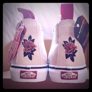 Brand NEW Womens Van's 8